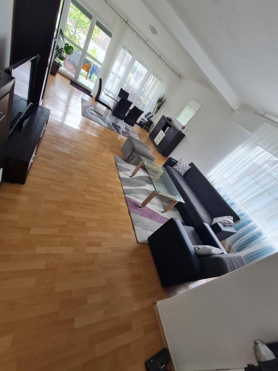 Ferienwohnung Ramstein - Housity