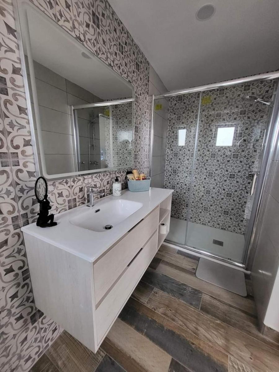 Country Cottage Cabana - Housity