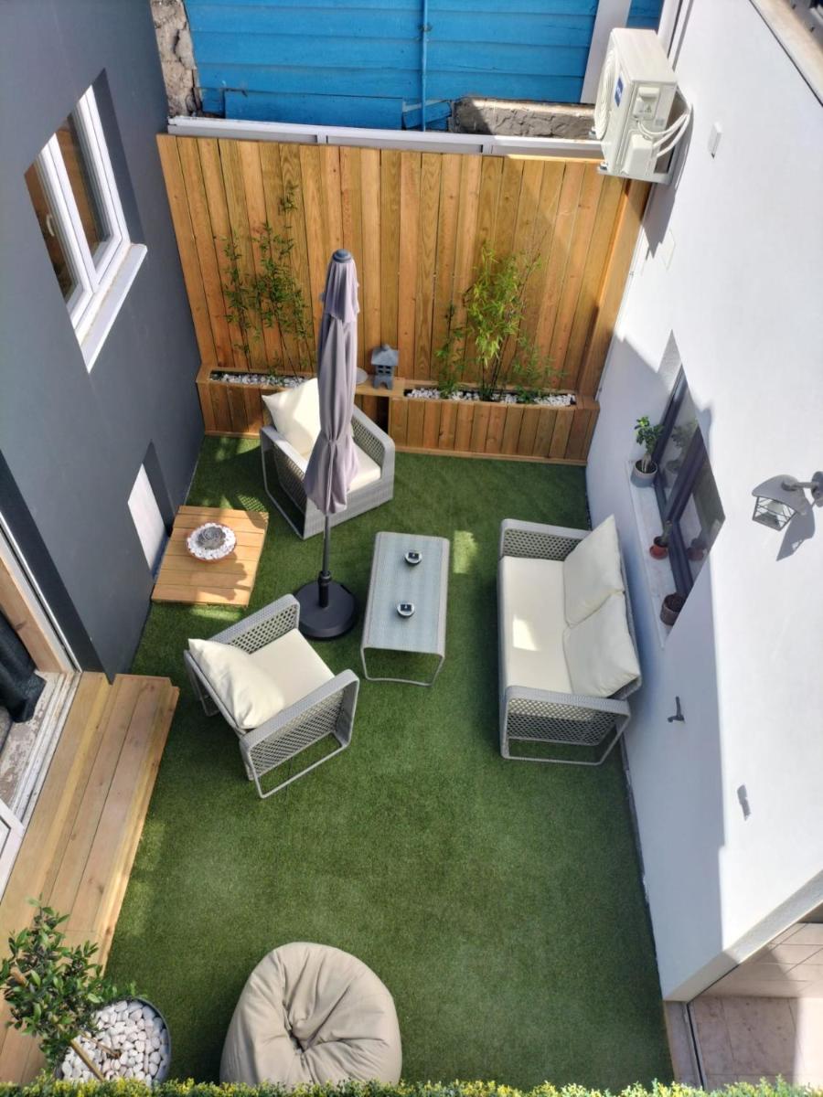 The Violet House - Housity
