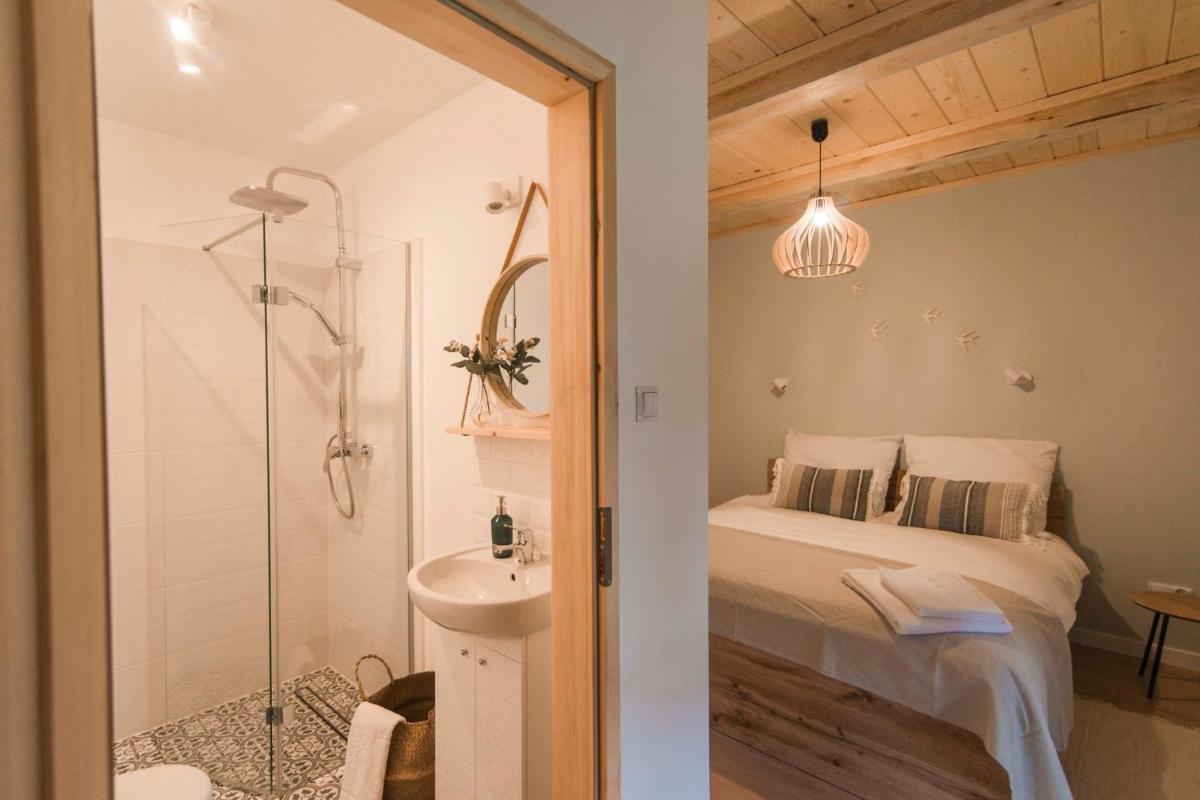 Siedliska Samo Dobro - Housity