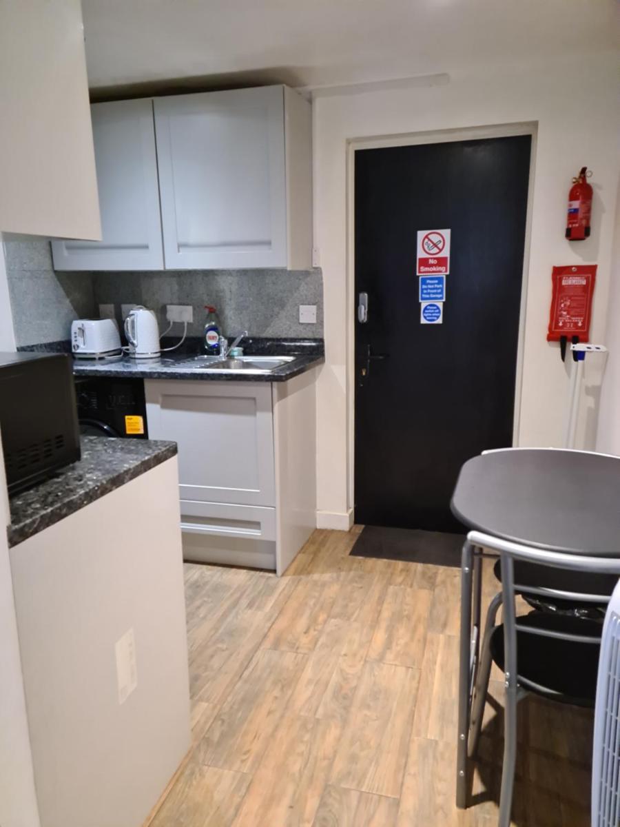 Exclusive Private One Bedroom Suite - Housity