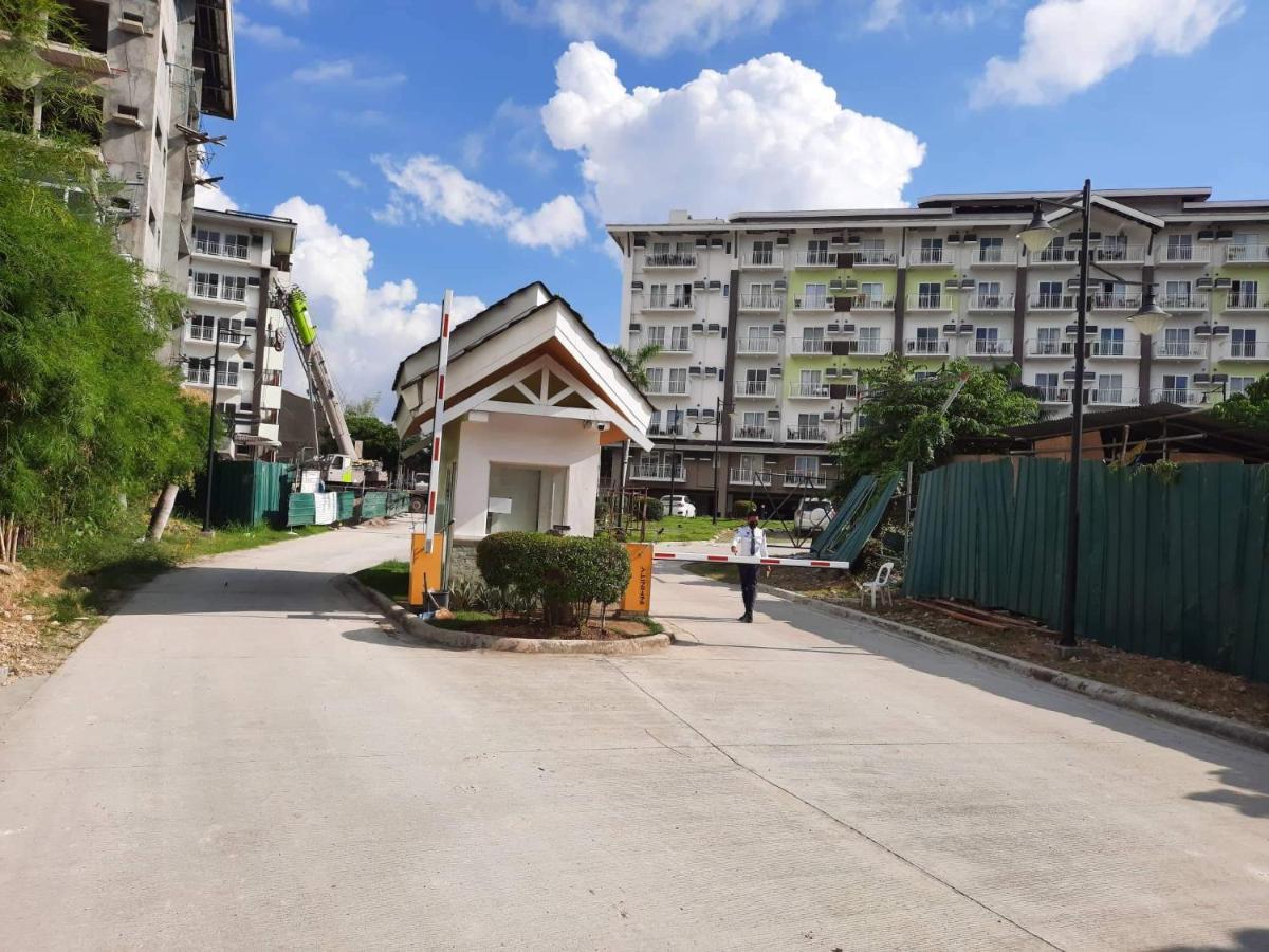 Charina relaxing condo with wifi Lapu Lapu City - Housity