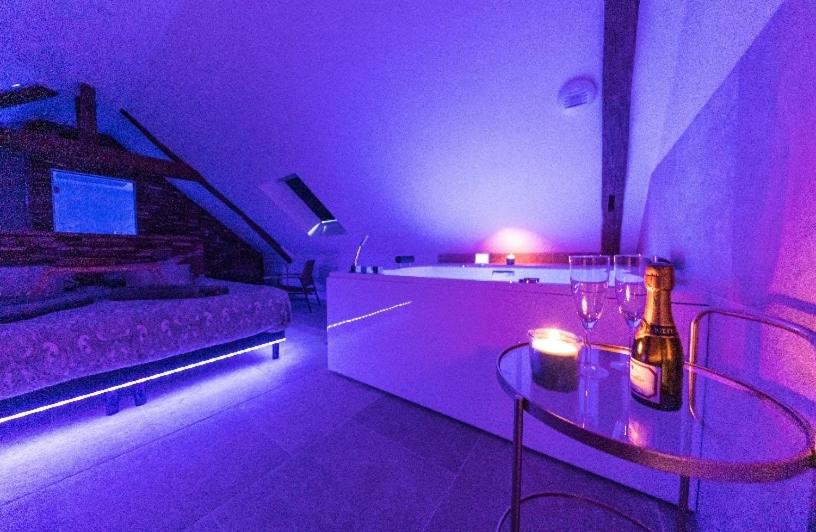 L'évasion-SPA-Hammam-Sauna Illimité - 2 à 4 pers - Housity