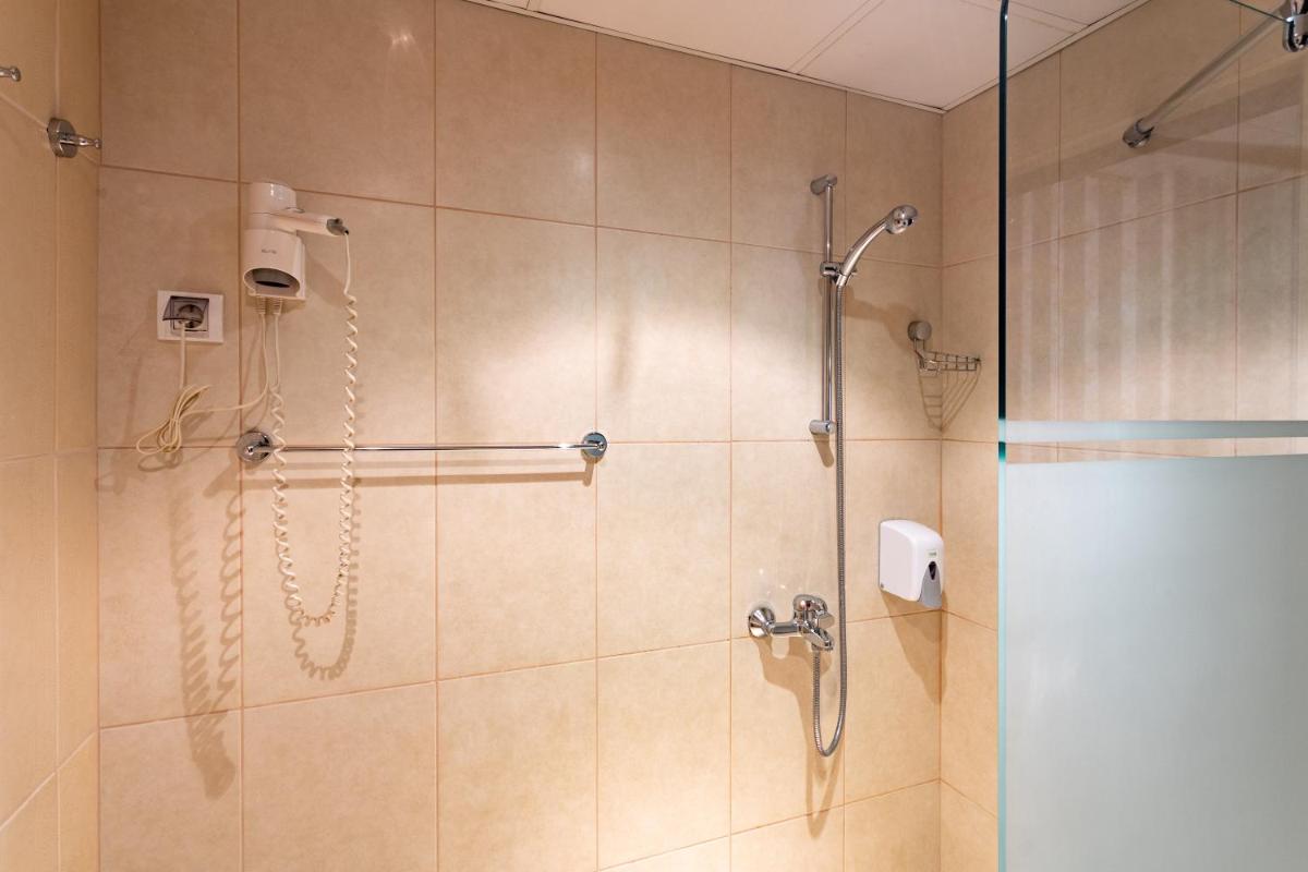 Real Hotel - Housity