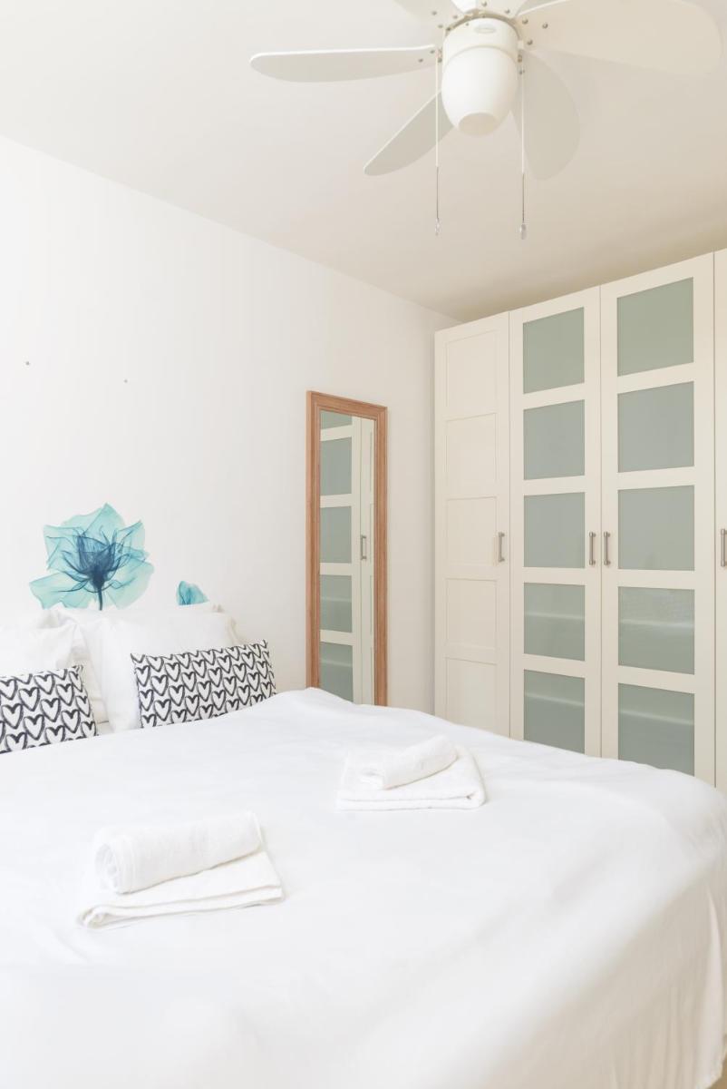 Luxury Villa, Terrace with SEA VIEW in the center - Housity