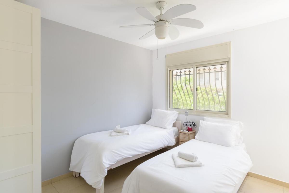 Luxury Villa, Terrace with SEA VIEW in the center - Housity