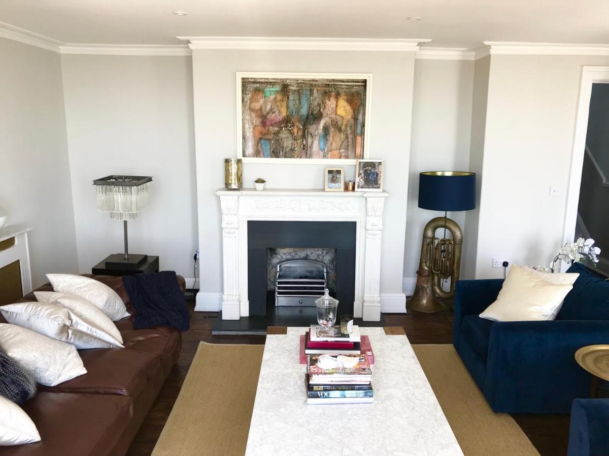 Marina Retreat - Stunning 4 bedroom, 3 bathroom house with harbour views! - Housity