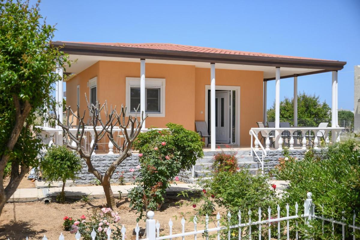 Art Garden house - 500m from the Beach - Housity