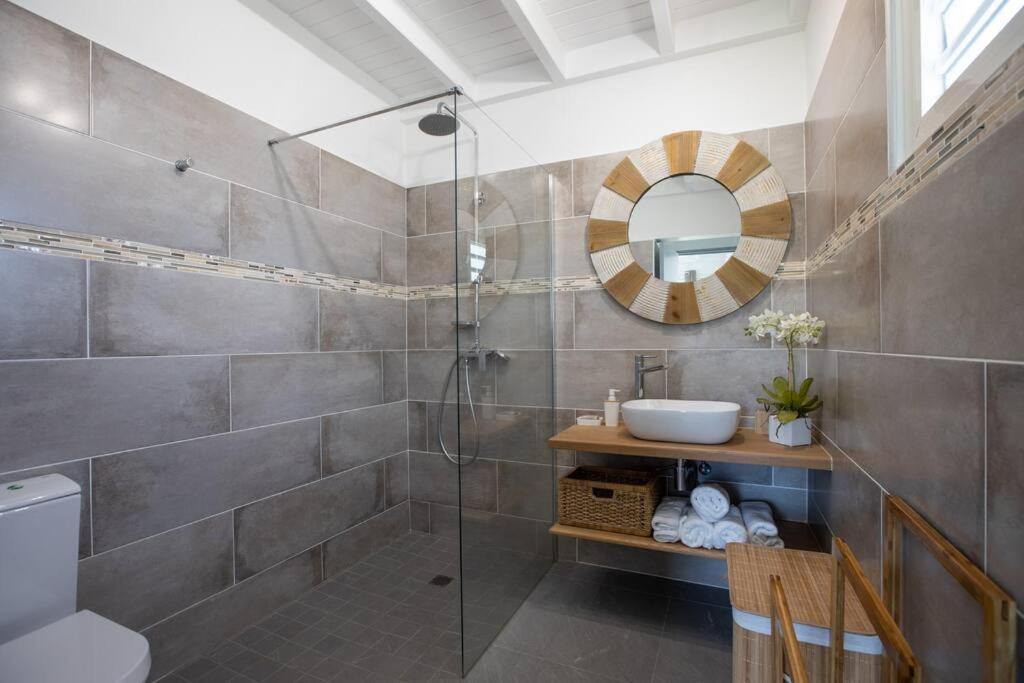 SXM SERENITY VILLA - Housity