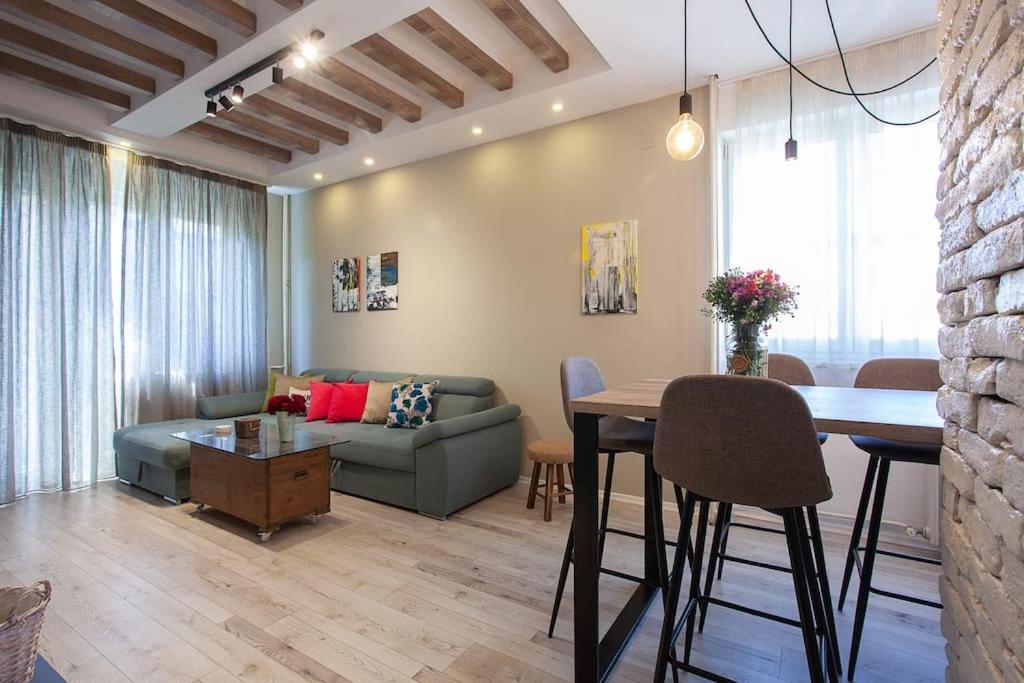 Mihajlovic Luxury Apartment -Center-Skopje - Hizvo