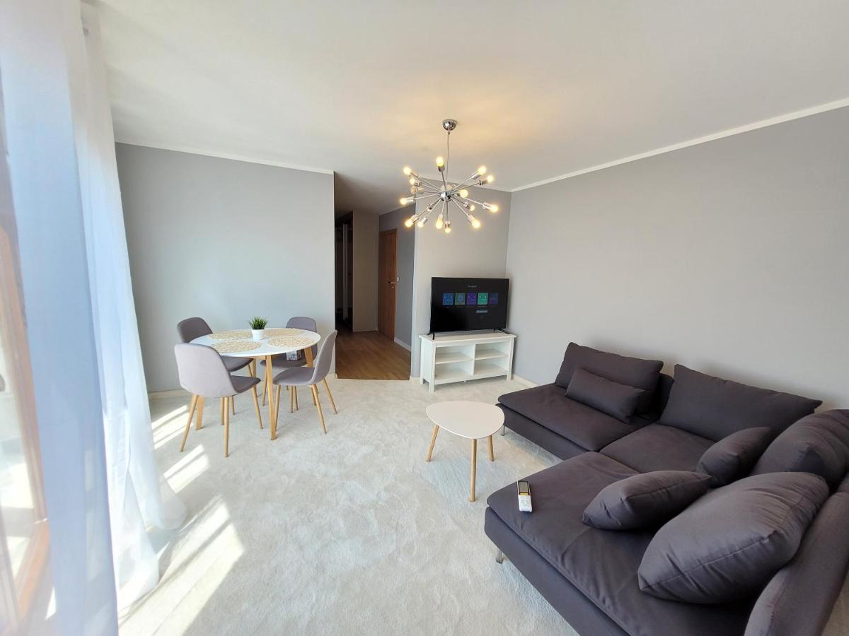 Apartament MiMi Wrocław-Wysoka, 2 sypialnie i salon, oddzielna kuchnia - Housity