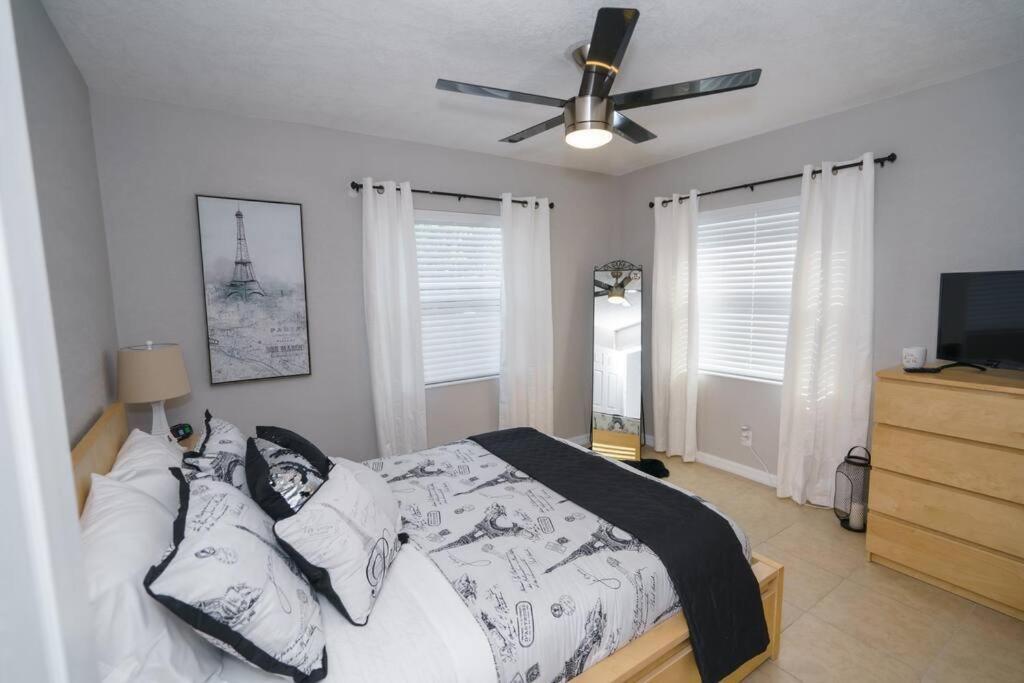 New Paris Walking distance to Bucs stadium - Housity