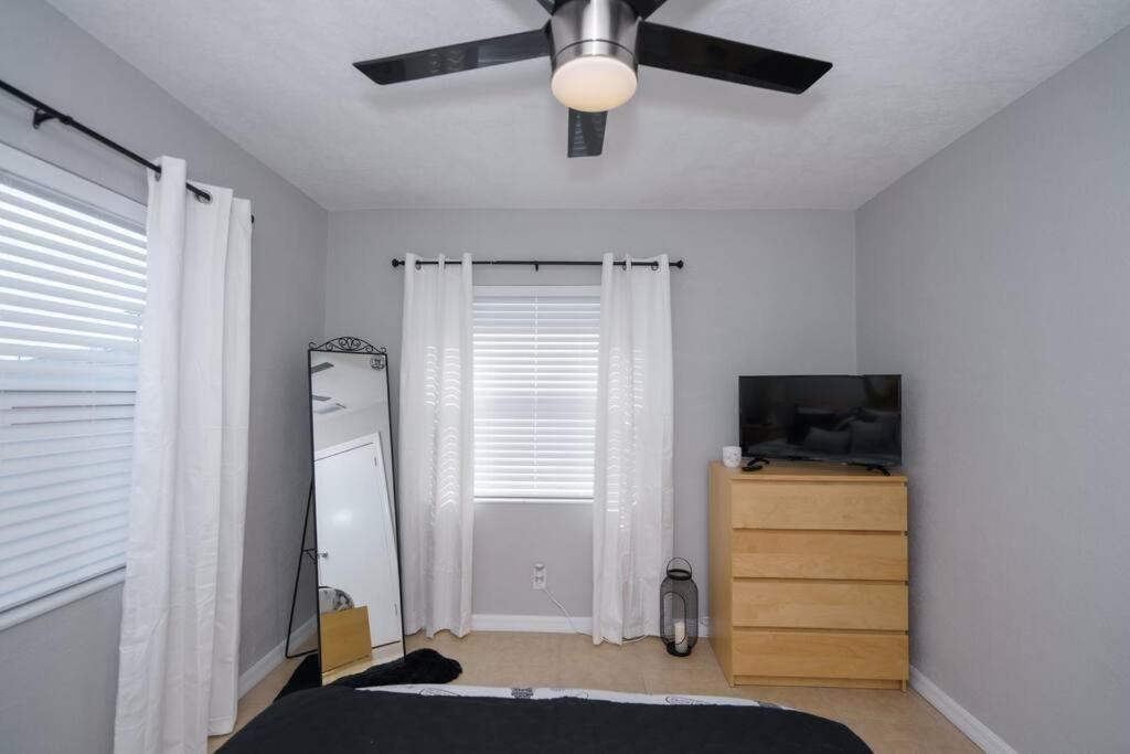 New Paris Walking distance to Bucs stadium - Housity