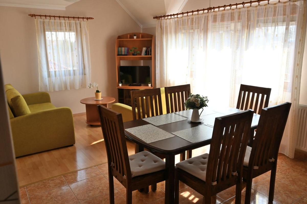 Liszkai Apartman - Housity