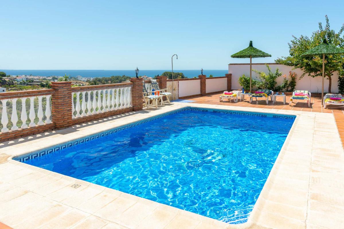 Villa Tres Olivos by Villa Plus - Housity