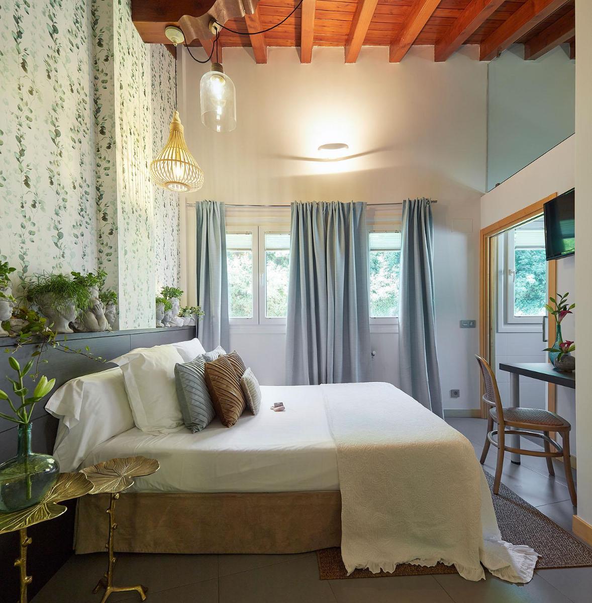 Hotel Boutique Txanka Erreka PARKING INCLUIDO - Housity