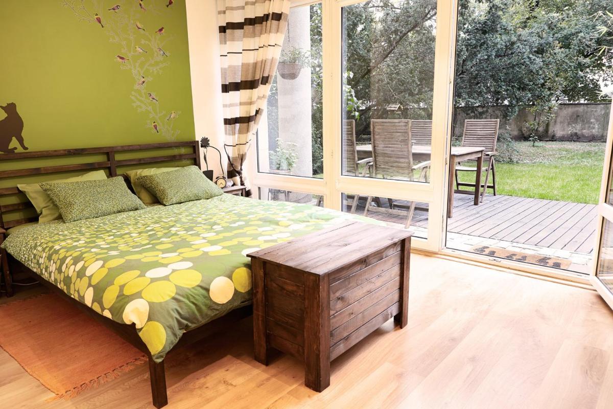 Lovely Garden Flat near Royal Park - Housity