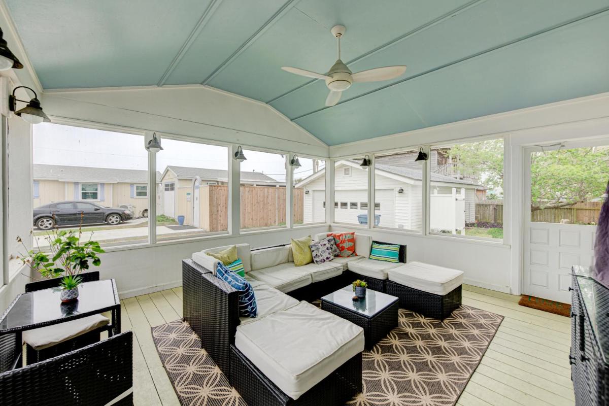 Breezy Cottage - AB416 - Housity