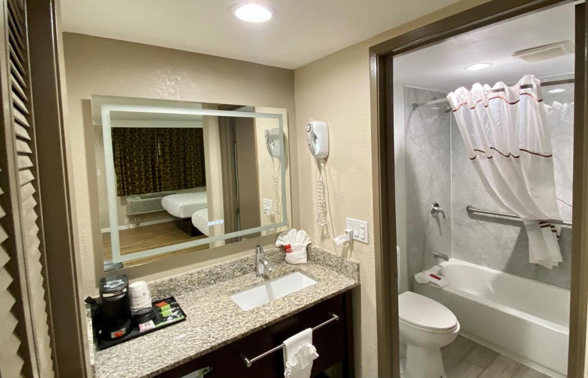 SureStay Hotel by Best Western Santa Cruz - Housity