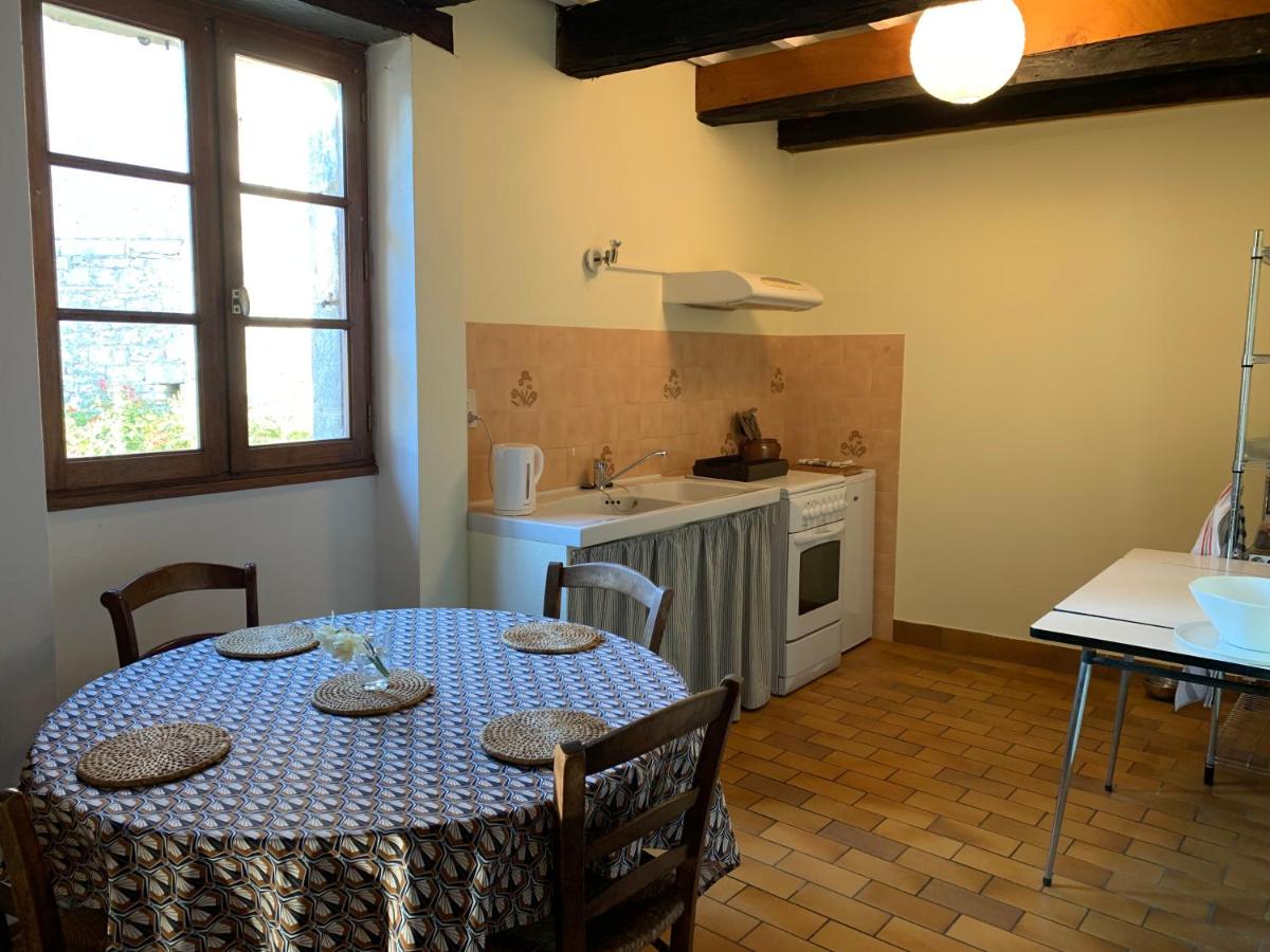 Spacious apartment in a charming, tranquil village - Housity