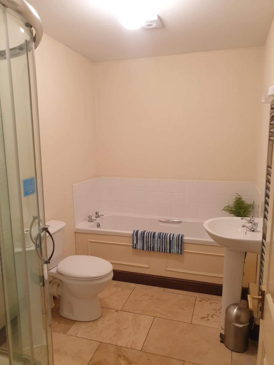 Fat Ox Cottage - Housity