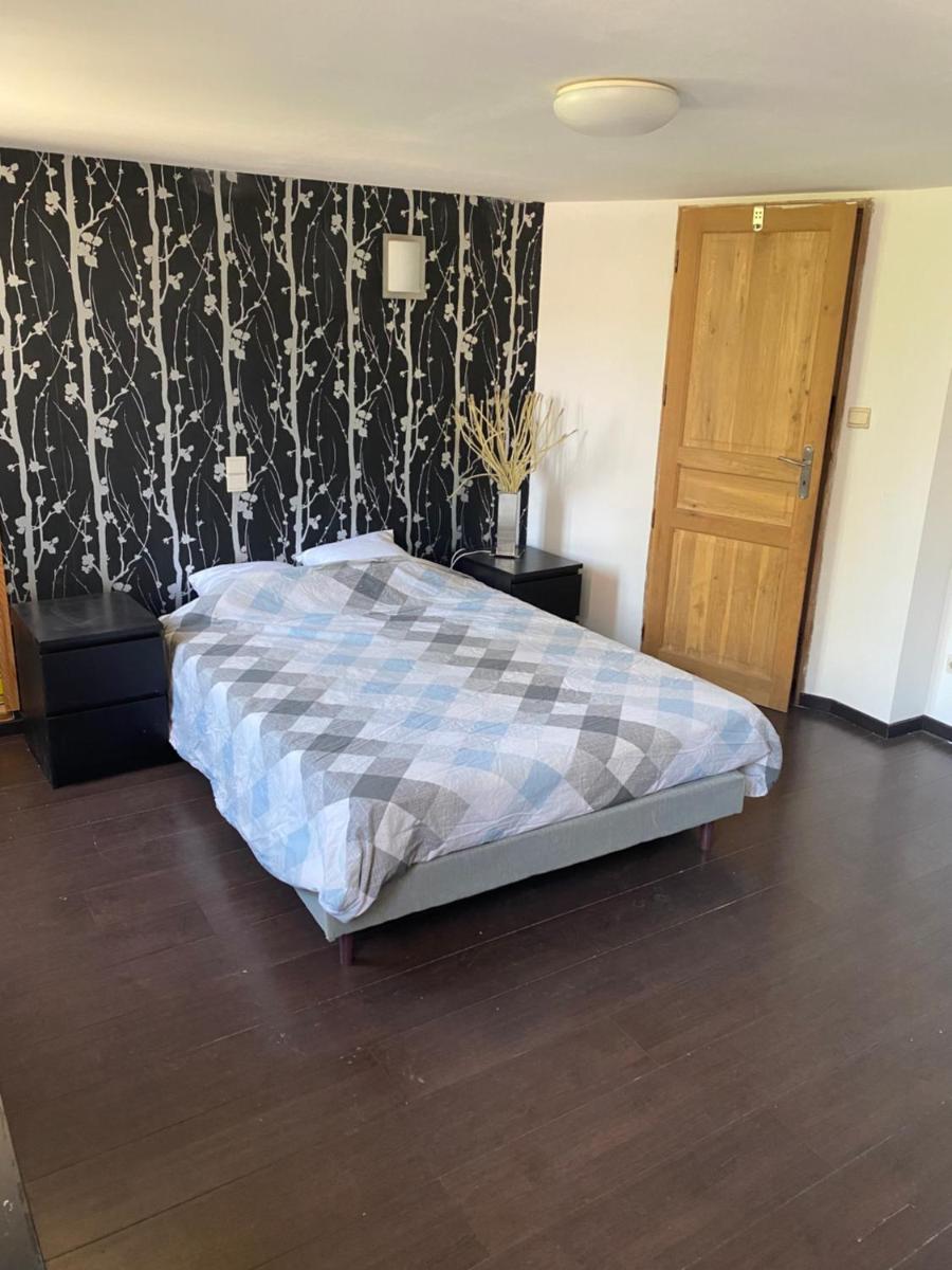 Maison en galets au cœur du village . - Housity