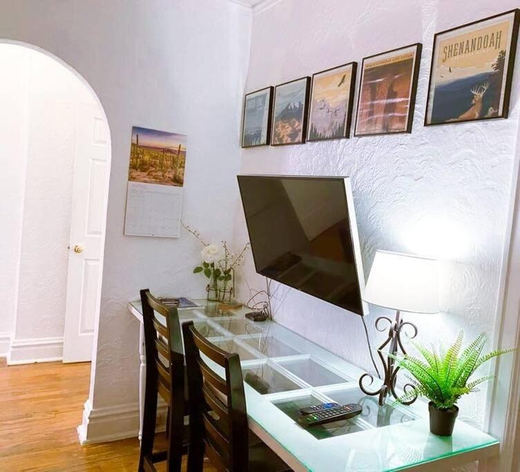 (53.1S) Forest Park, The Zoo, and much more - Housity