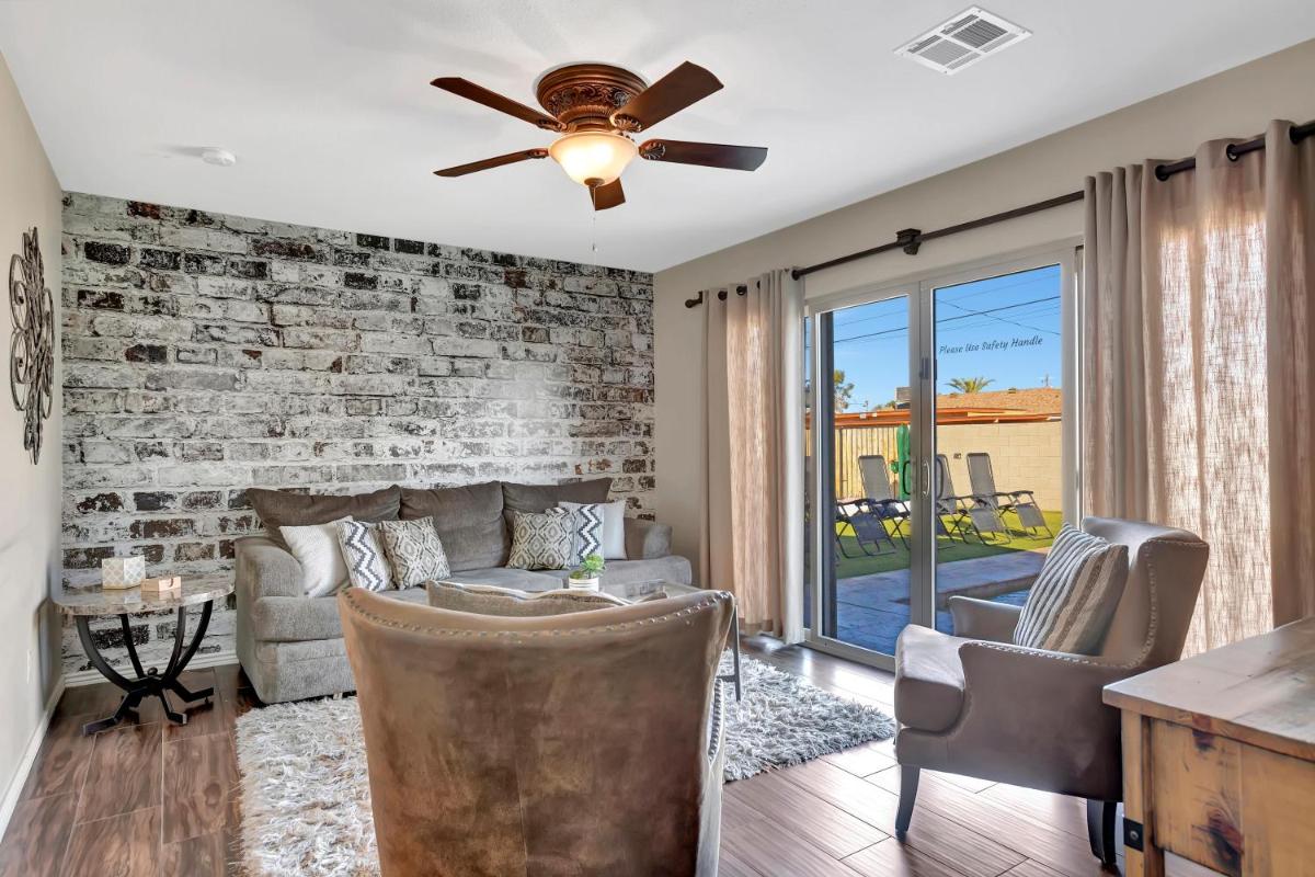 OLD TOWN STAMPEDE-Heated Pool & Pet Friendly - Housity