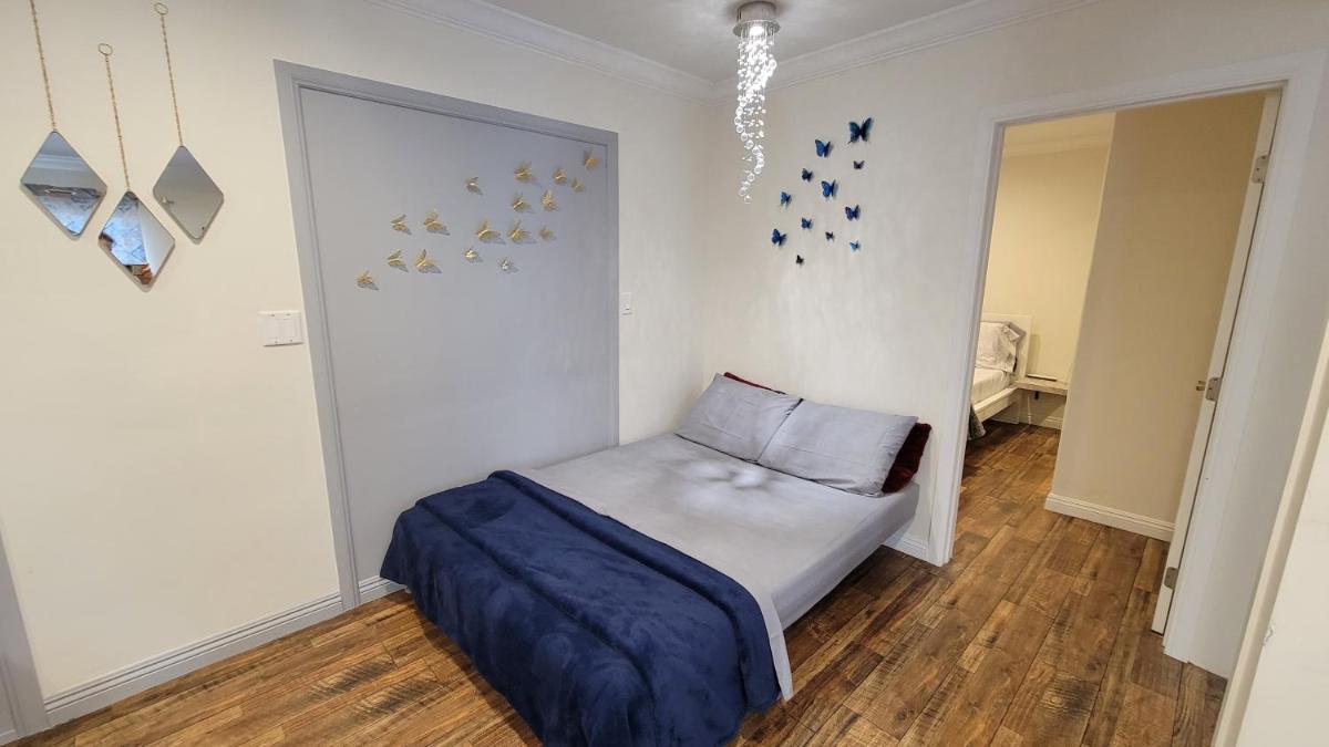 Large 1-Bedroom with kitchen In Encino - Housity