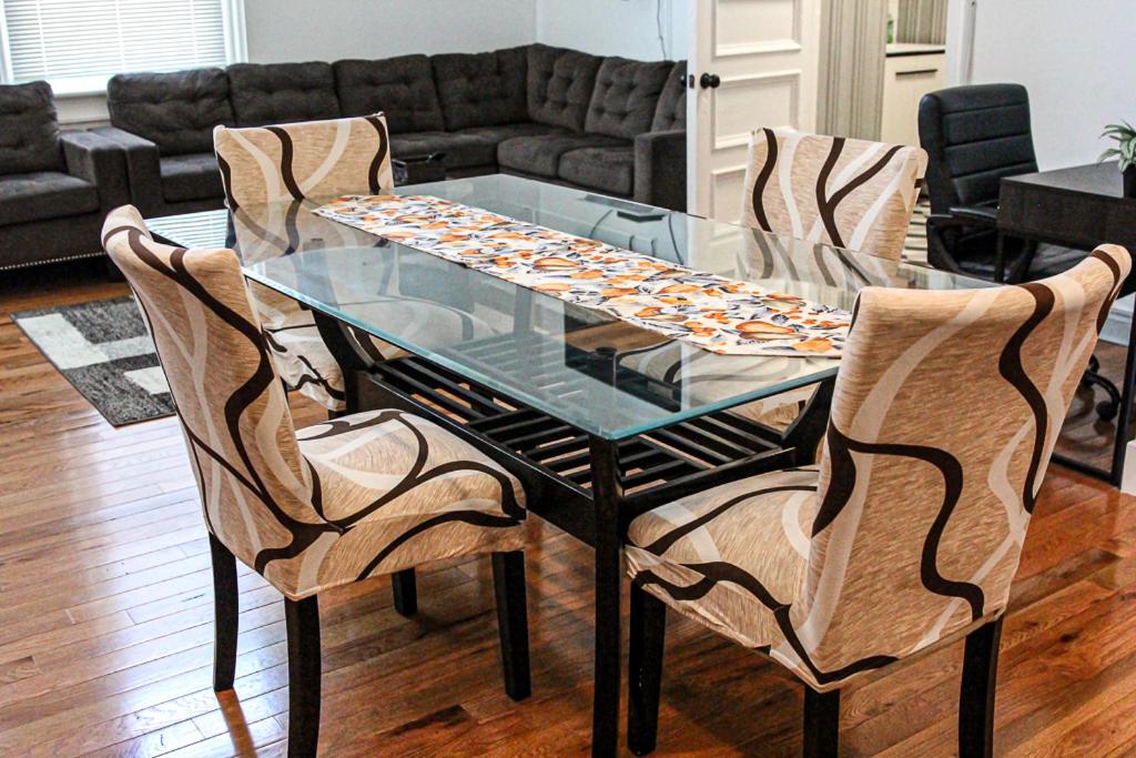 Luxurious 5star Location 2 QUEEN Bed’s TROY NY - Housity