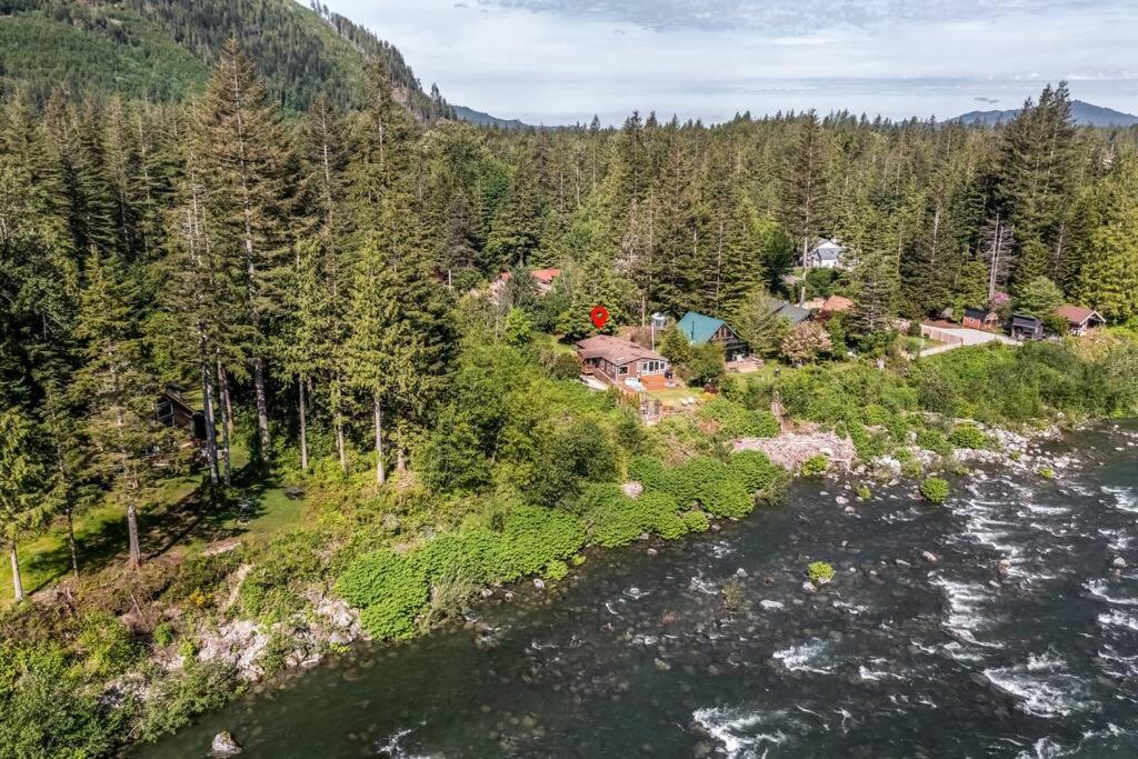 Riverfront Paradise w/ Hot Tub--Little River House - Housity