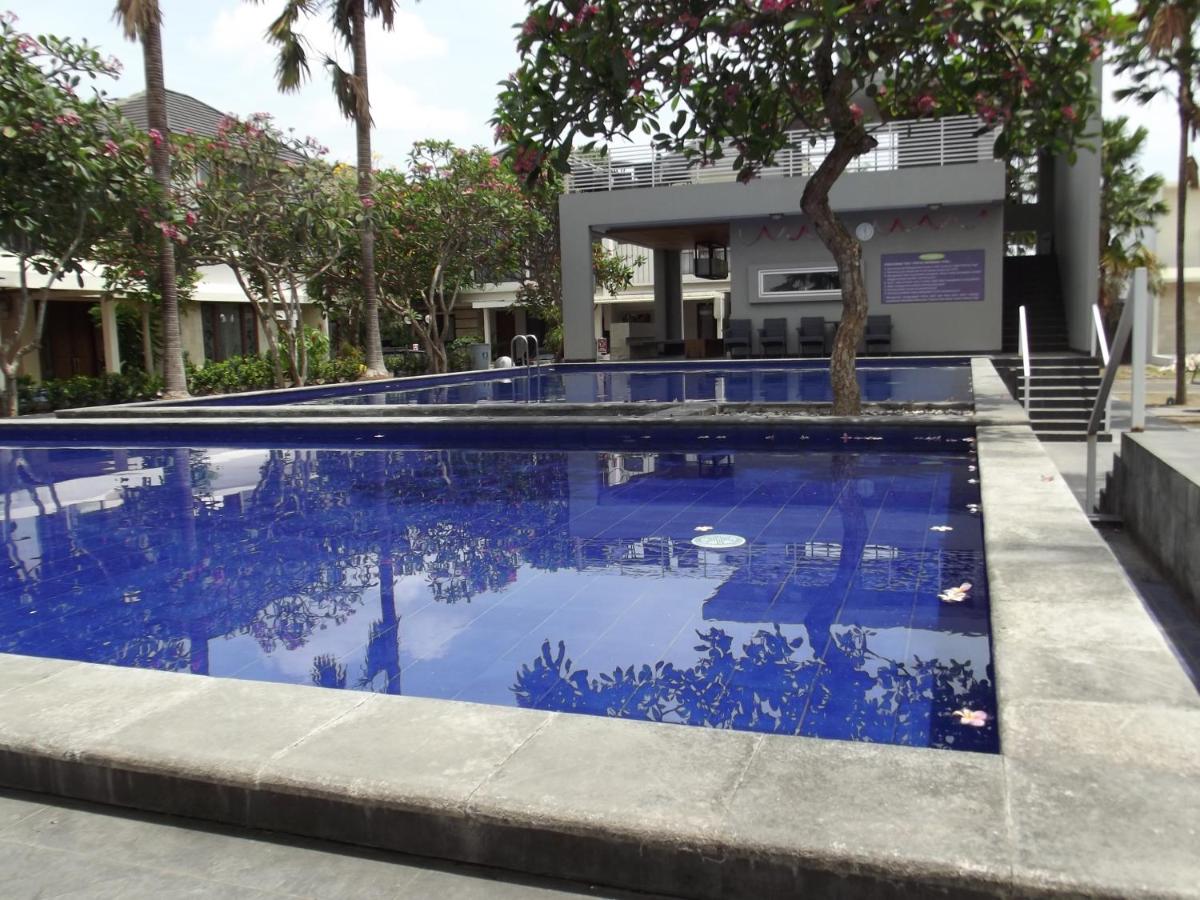 Three Bedrooms House with a Pool - Housity