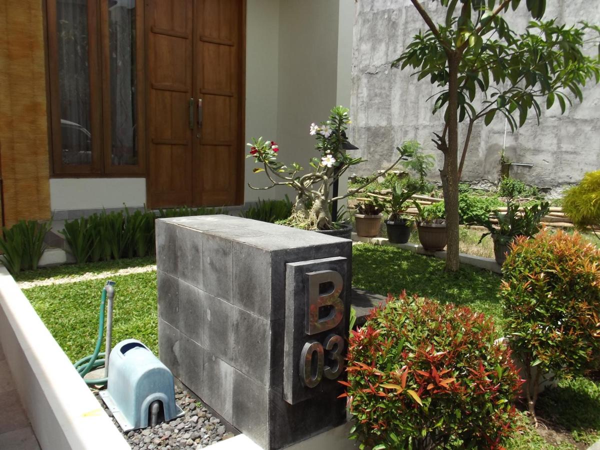 Three Bedrooms House with a Pool - Housity