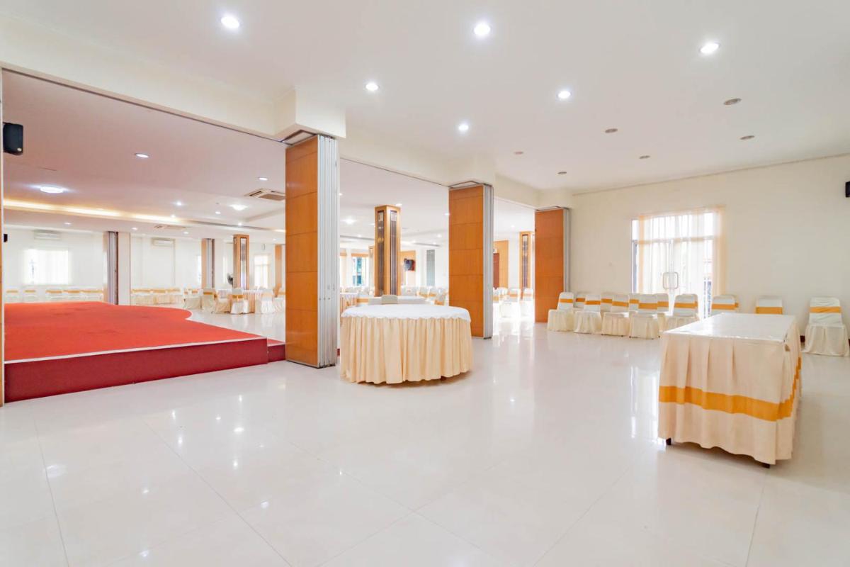 Urbanview Hotel Syariah Dapen Pontianak by RedDoorz - Housity