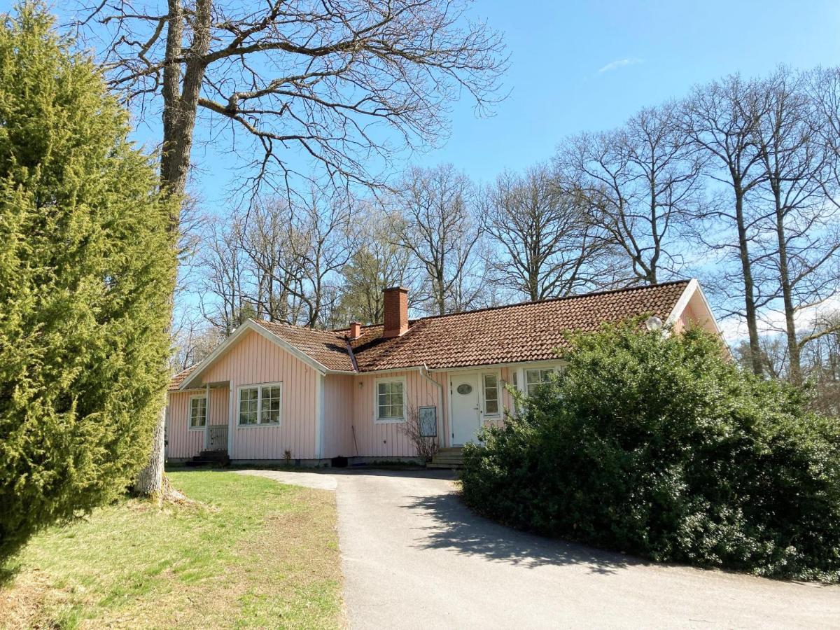 Holiday house with lake view of Bolmen - Housity