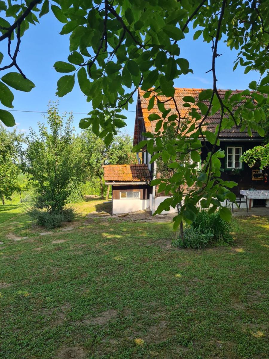 Suitetrails - Holiday home Hižica v plavem trnacu