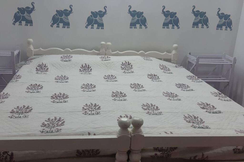 Sylvie Cottage- Near White Town and Beach - Housity