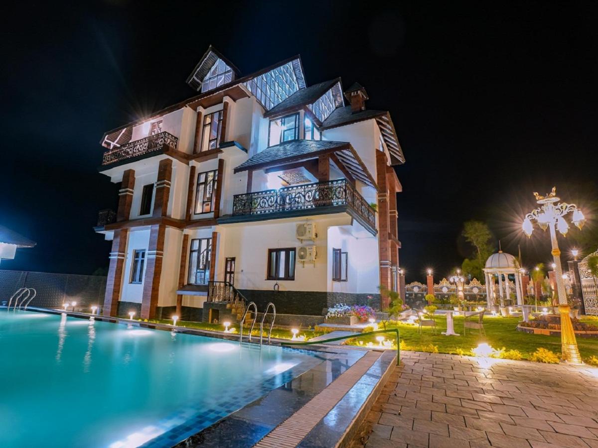 Matoshree Club and Resort - Housity