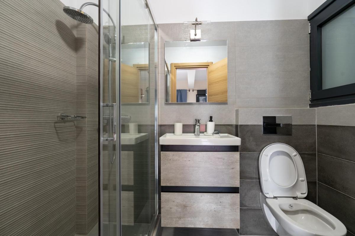 Ag. Ioannis metro station studio 1 bed 2 pers - Housity