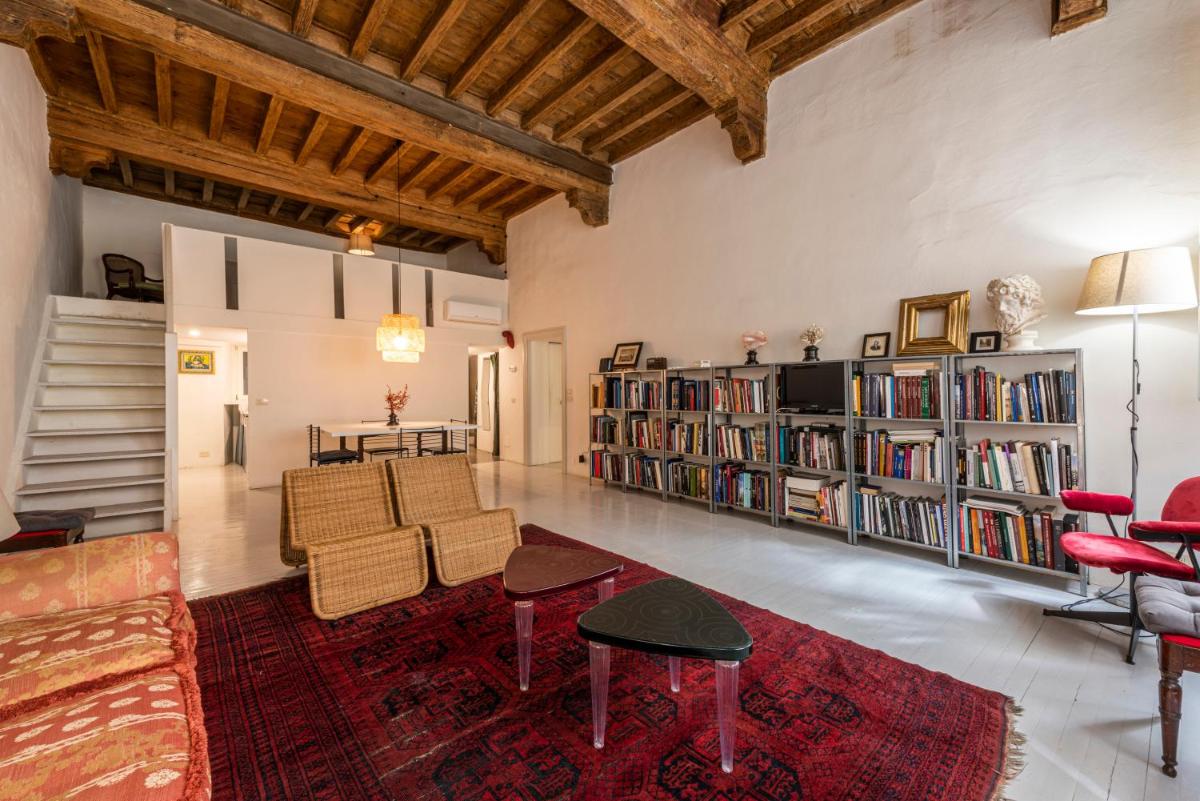 San Firenze House by Mmega - Housity