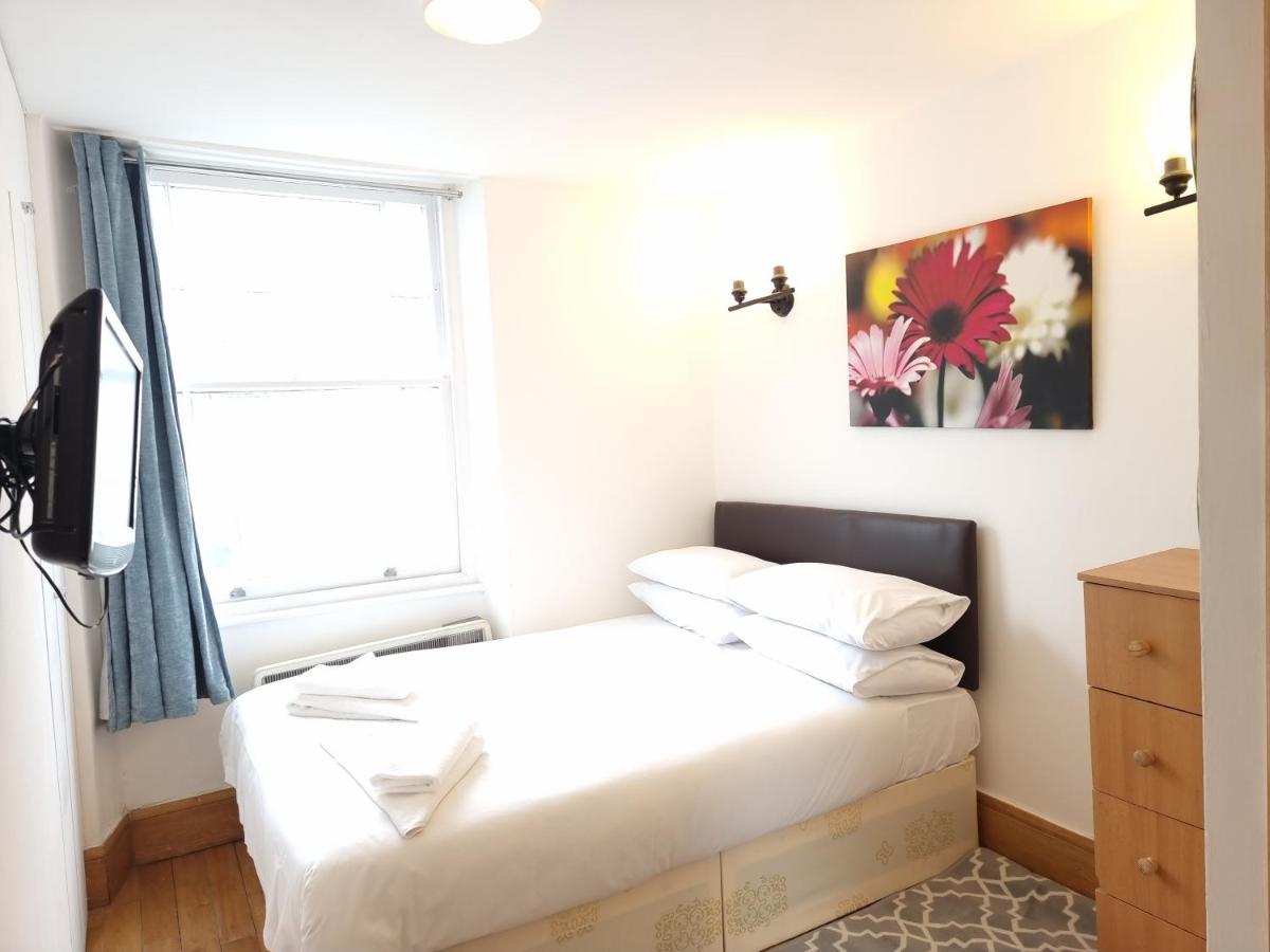 F302 3rd Floor Studio Fits 2 Near Hyde Park - Housity