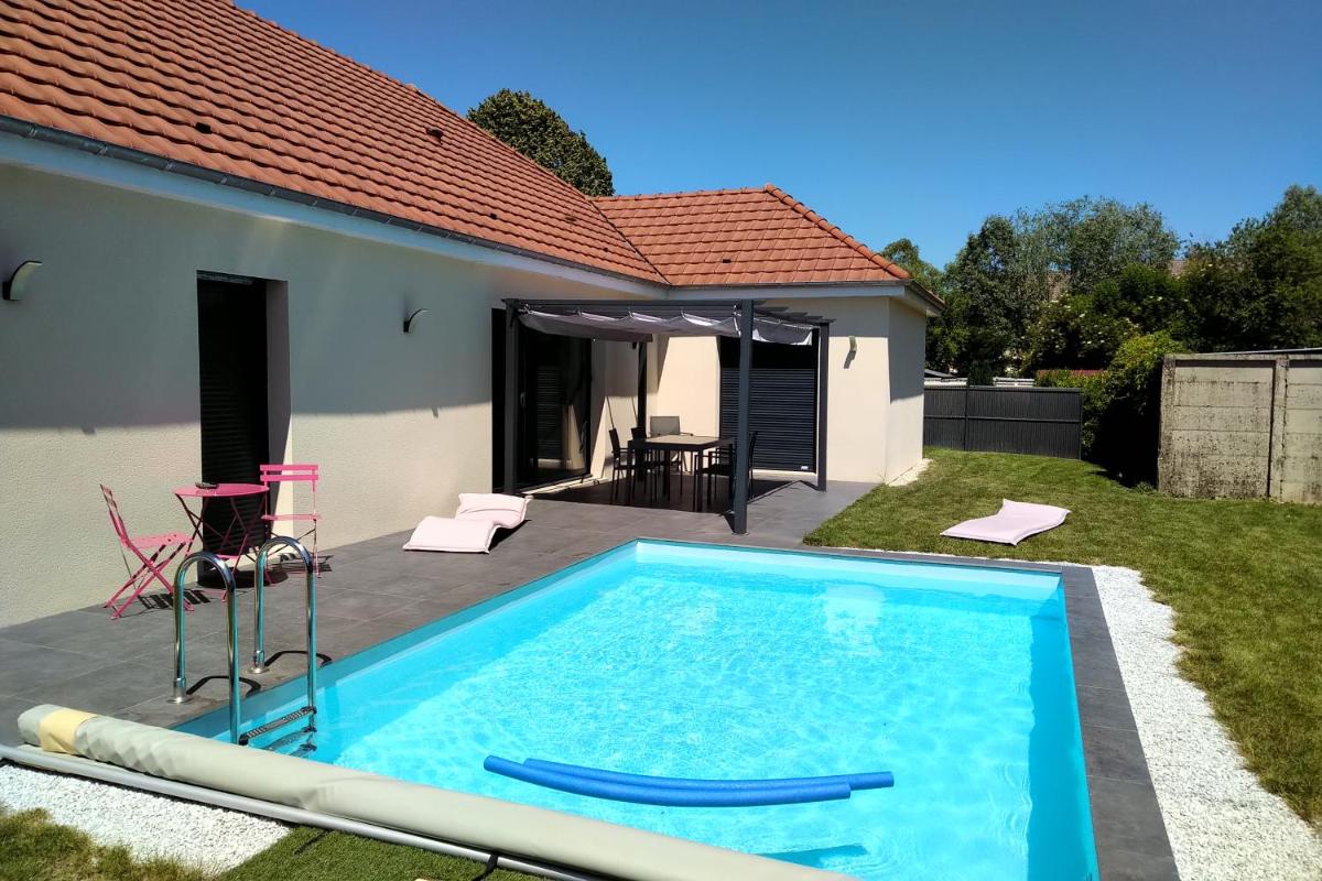 Maison de Ville à Saint Julien les Villas - Housity