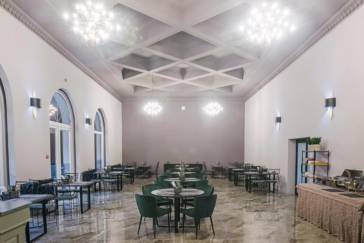 CORVIN HOUSE - Housity