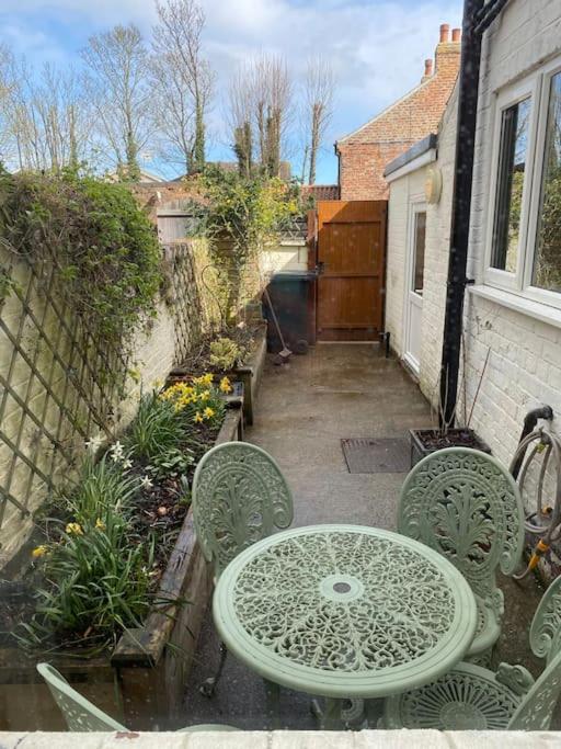 Jasmine Cottage,3 bedroom,Haxby, Near York - Housity