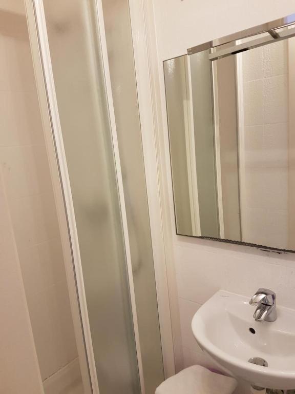 Al Portico Guest House - Housity