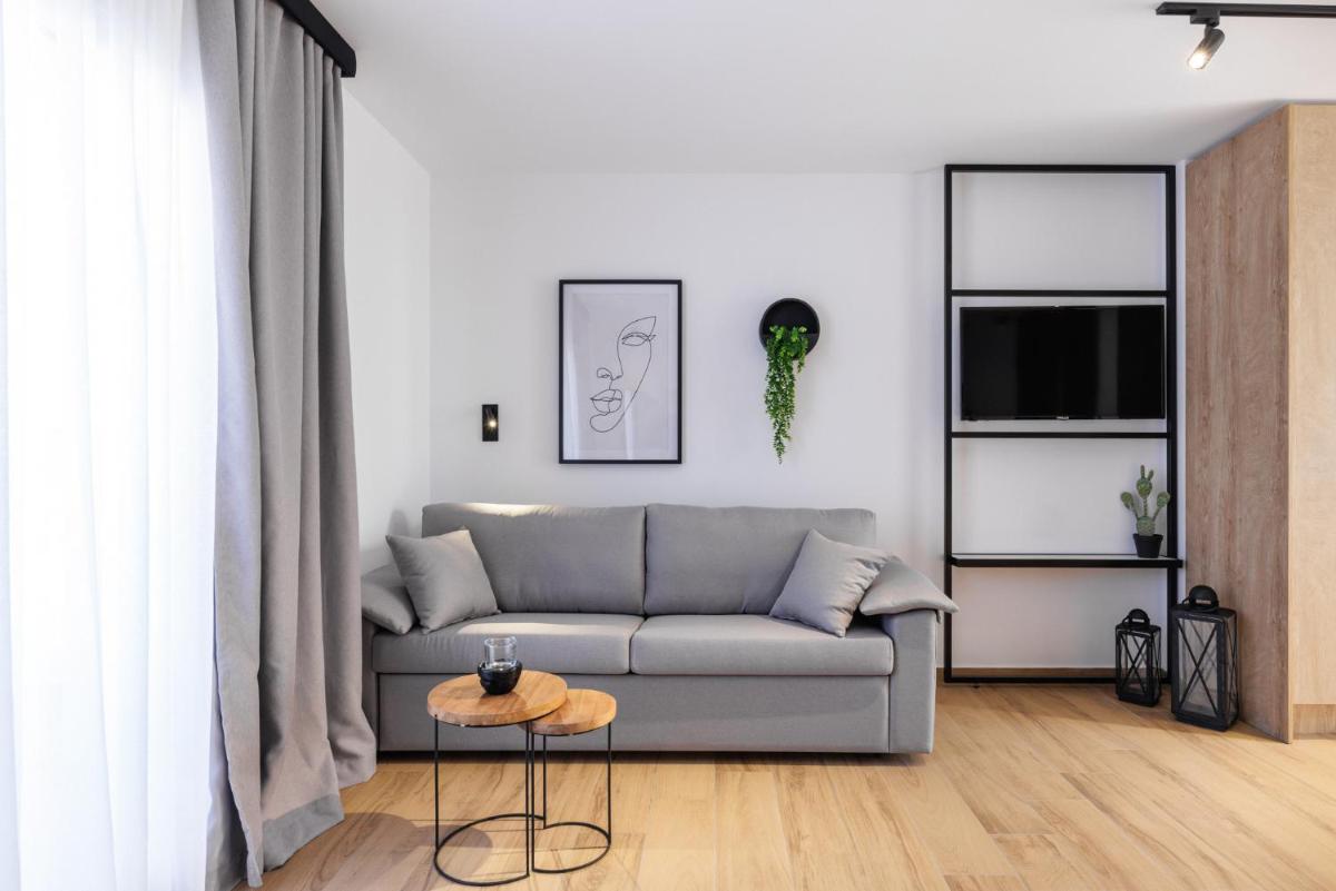 Kentro Luxury Suites - Housity