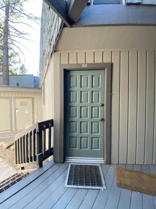 Mammoth Awesome Location-1 min to Shuttles & Food! TOML-CPAN-11402 - Housity