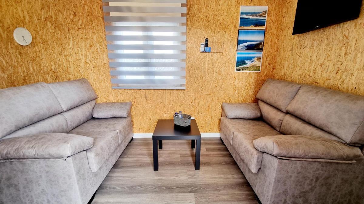 Family Surf Home - Bungalow 5 - Aulas de Surf, piscina e bicicleta - Housity