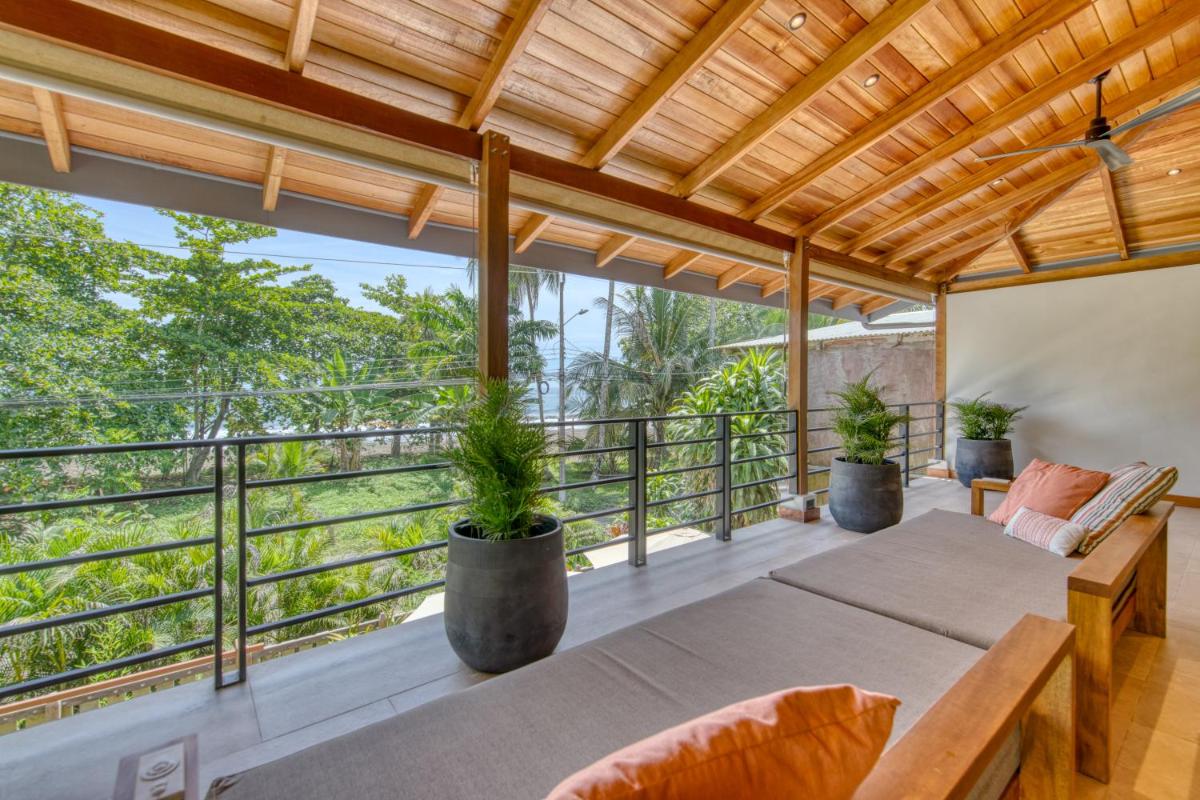 Yoshi's on the beach - Housity