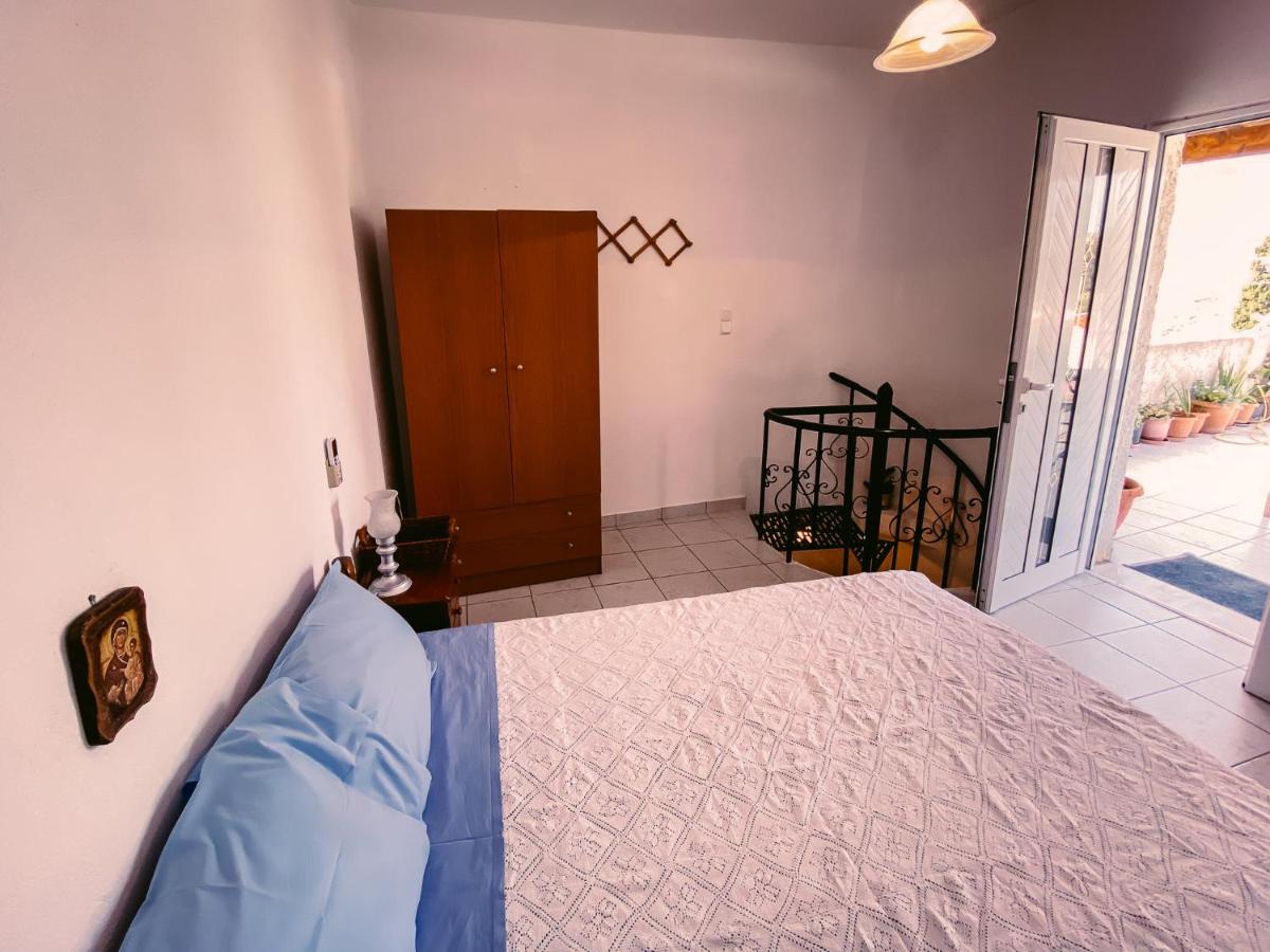 HILL SANDALI HOUSE - Housity